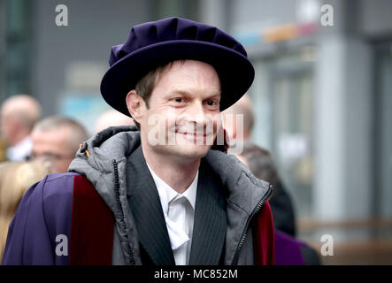 Serbische politische Aktivistin Srdja Popovic, an der Prozession durch die Straßen von St. Andrews, Fife, nachdem er als neuer Rektor an der Universität St Andrews installiert wurde. Stockfoto