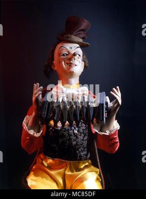 "Claude der Clown' eine automato vom Vichy gemacht, circa 1890. Dieser Clown spielt die Ziehharmonika, tippt seine Zehen und bewegt seine Augen. Vom Museum der Automaten, York Stockfoto