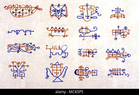 GRIMOIRE dämonische Siegel aus dem 17. Jahrhundert grimoires Obere Reihe, von links nach rechts: vepar, Ose, parson, gamgyn 2. Reihe, von links nach rechts: sagym, paimon, glasyabolas sabnak, 3. Reihe, von links nach rechts: naberius, Phoenix, orobas salgeos, 4. Zeile, von links nach rechts: orias, prcel, goap, gusion Stockfoto