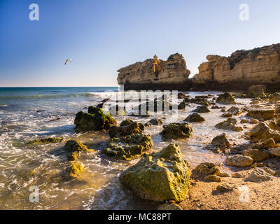 Praia de Sao Rafael (Sao Rafael Strand) in der Region der Algarve, Portugal. Stockfoto