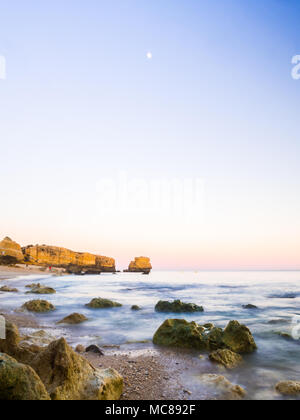 Praia de Sao Rafael (Sao Rafael Strand) in der Region der Algarve, Portugal. Stockfoto