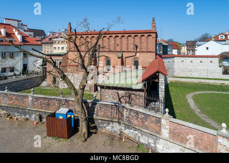 Alte Synagoge in historischen jüdischen Viertel Kazimierz in Krakau (Krakow, Cracow), Polen. Luftaufnahme Stockfoto