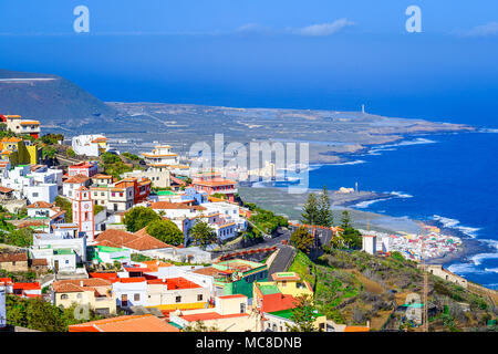 Teneriffa, Kanarische Inseln, Spanien: Überblick über die bunte und wunderschöne Stadt an der Westküste der Insel. Stockfoto