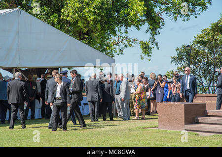 Darwin, NT, Australia-April 10,2018: Prinz Charles von Cenotaph Kriegerdenkmal für kranzniederlegung Zeremonie an Bicentennial Park in Darwin, Australien Stockfoto