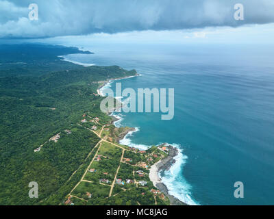 Santana Ocean Küstenlinie in Nicaragua Antenne drone Ansicht Stockfoto