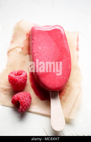 Himbeer smoothie Eis am Stiel Stockfoto