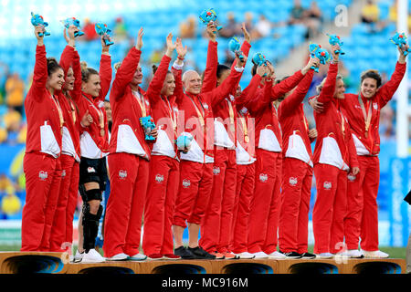 Ruby das Team des England Frauen feiern Bronze gewann bei den Frauen Rugby Sevens auf der Robina Stadion bei Tag elf der Commonwealth Games 2018 in der Gold Coast, Australien. Stockfoto