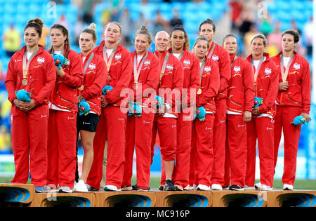 Ruby das Team des England Frauen feiern Bronze gewann bei den Frauen Rugby Sevens auf der Robina Stadion bei Tag elf der Commonwealth Games 2018 in der Gold Coast, Australien. Stockfoto