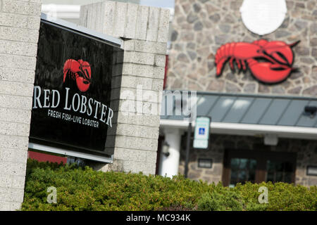 Ein logo Zeichen außerhalb eines Red Lobster Restaurant Lage in Columbia, Maryland am 13. April 2018. Stockfoto