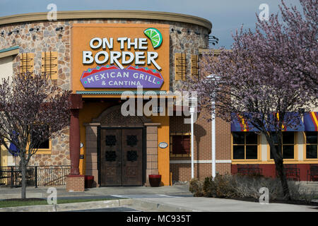 Ein logo Zeichen außerhalb eines an der Grenze Mexican Grill & Cantina Restaurant Lage in Columbia, Maryland am 13. April 2018. Stockfoto