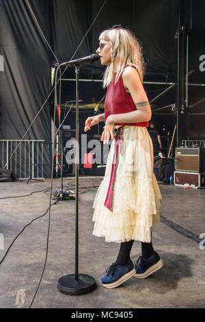 Aurora Aksnes - Sound Check in Molde International Jazz Festival, Norwegen 2017. Stockfoto