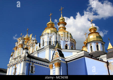 Die St. Michael Golden-Domed Kathedrale auf dem Gelände des St. Michael's Golden-Domed Kloster in Kiew, Ukraine Stockfoto