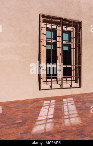 Georgia O'Keeffe Museum in Santa Fe, älteste Stadt und Hauptstadt von New Mexico. Santa Fe war als Hauptstadt wurde im Jahr 1610 gegründet. Stockfoto