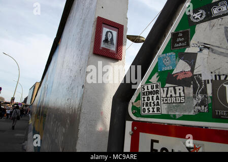 East Side Gallery. Die grössten verbleibenden Abschnitt der Berliner Mauer, der auch einer der größten Open-Air-Galerien. Berlin, Deutschland Stockfoto