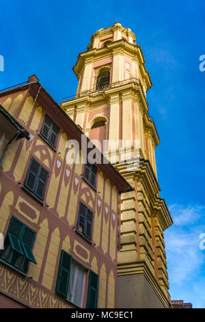 Glockenturm der Basilika von San Gervasio e Protasio in Rapallo, Italien Stockfoto