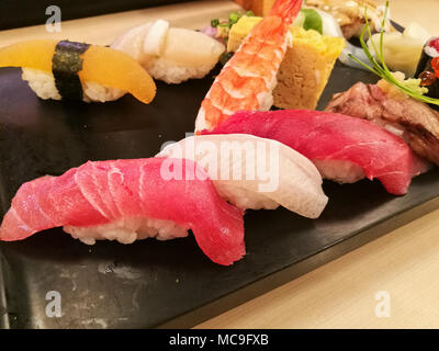 Vollständiger Satz von frischem Premium Seafood japanisches Sushi Stockfoto