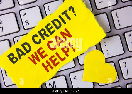 Wort schreiben Text Bad Credit Frage können wir motivierende Hilfe rufen. Business Konzept für gute Schuld Gesundheit geschrieben reißen Haftnotiz Papier plac erreichen Stockfoto