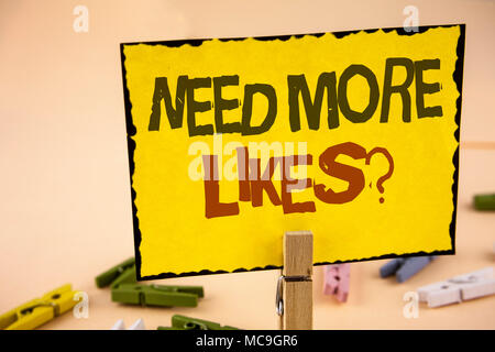 Handschrift Text schreiben müssen Mehr Mag. Begriff Sinne Social Media mehr Fans Anhänger Gemeinschaft geschrieben Gelbe Haftnotiz Papier erstellen Stockfoto
