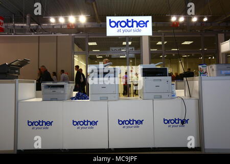 Corato, Polen. 13 Apr, 2018. Consumer Electronics Show begann an ptak Warschau Expo Center, Haushaltsgeräte und Unterhaltungselektronik. Credit: Madeleine Lenz/Pacific Press/Alamy leben Nachrichten Stockfoto