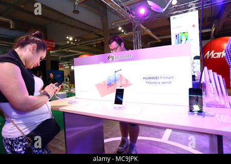 Corato, Polen. 13 Apr, 2018. Consumer Electronics Show begann an ptak Warschau Expo Center, Haushaltsgeräte und Unterhaltungselektronik. Credit: Madeleine Lenz/Pacific Press/Alamy leben Nachrichten Stockfoto