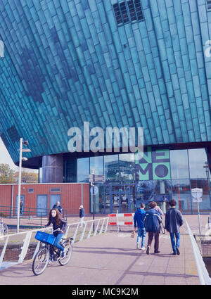 Nemo Science Museum, Oosterdokseiland (Eastern dock Island), Amsterdam, Niederlande. Von Renzo Piano (1997) Stockfoto