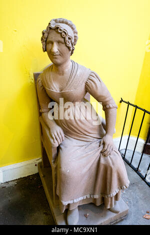 Statue von Nance Tinnock an Burns Memorial Gardens in Alloway, Ayrshire, Schottland, Großbritannien. Stockfoto