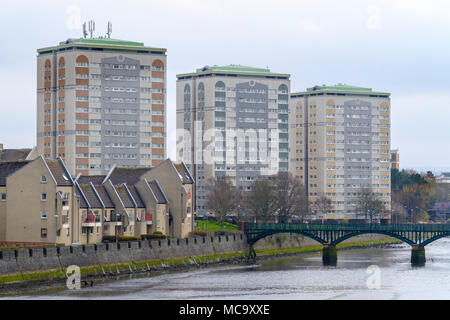 Angesichts der hohen Anstieg sozialer Wohnungsbau im Zentrum von Ayr, Ayrshire, Schottland, Großbritannien Stockfoto