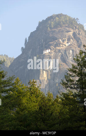 Tiger Nest Kloster auf Felsen, in der Nähe von Paro, Bhutan Stockfoto