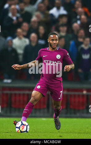 London, Großbritannien. 14 Apr, 2018. Raheem Sterling von Manchester City in der Premier League Spiel zwischen Manchester City und Tottenham Hotspur im Wembley Stadium am 14. April 2018 in London, England. (Foto von John rainford/phcimages. Credit: PHC Images/Alamy leben Nachrichten Stockfoto