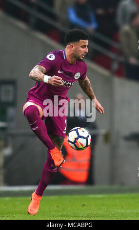 London, Großbritannien. 14 Apr, 2018. Kyle Wanderer von Manchester City in der Premier League Spiel zwischen Manchester City und Tottenham Hotspur im Wembley Stadium am 14. April 2018 in London, England. (Foto von John rainford/phcimages. Credit: PHC Images/Alamy leben Nachrichten Stockfoto