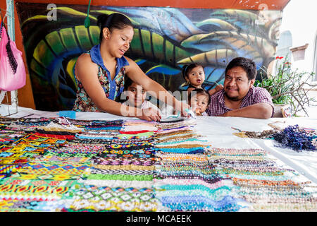Mexiko-Stadt, Hispanic Coyoacan, Del Carmen, Jardin Centenario, Casa del Artesano, Handwerkerhaus, Kulturzentrum, Einkaufsbummel Geschäfte Markt kaufen Stockfoto