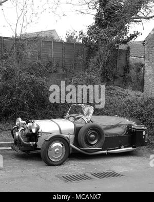 April 2018 - Sammlung von offenen Dreiräder Autos in der Somerset Village von Cheddar. Stockfoto