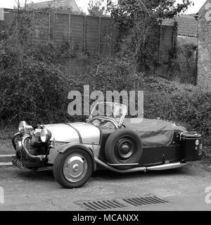 April 2018 - Sammlung von offenen Dreiräder Autos in der Somerset Village von Cheddar. Stockfoto