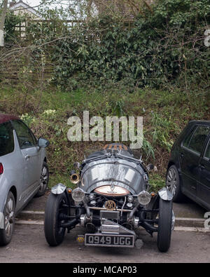 April 2018 - Sammlung von offenen Dreiräder Autos in der Somerset Village von Cheddar. Stockfoto
