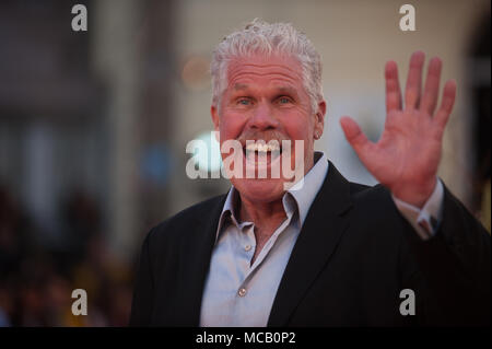 Malaga, Spanien. 14 Apr, 2018. Amerikanischer Schauspieler Ron Perlman Posen auf dem roten Teppich vor der Cervantes Theater während der 21. Internationalen Filmfestspiele, Malaga in Malaga. Credit: Jesus Merida/SOPA Images/ZUMA Draht/Alamy leben Nachrichten Stockfoto