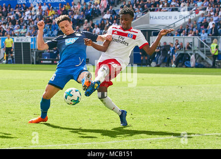 Hoffenheim-Hamburg Fußball, Hoffenheim, 14. April 2018 Gideon JUNG, HSV 28 konkurrieren um die Kugel gegen gegen Nico SCHULZ, Hoff 16 TSG 1899 Hoffenheim - Hamburger SV 2-0 1. Division Bundesliga, Hoffenheim, April 14, 2018, Saison 2017/2018 © Peter Schatz/Alamy leben Nachrichten Stockfoto