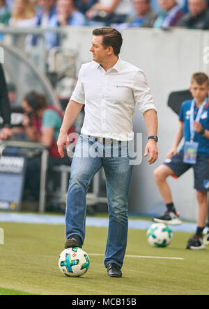 Hoffenheim-Hamburg Fußball, Hoffenheim, April 14, 2018 Christian TITZ, Trainer des HSV - TSG 1899 Hoffenheim - Hamburger SV 2-0 1. Division Bundesliga, Hoffenheim, April 14, 2018, Saison 2017/2018 © Peter Schatz/Alamy leben Nachrichten Stockfoto