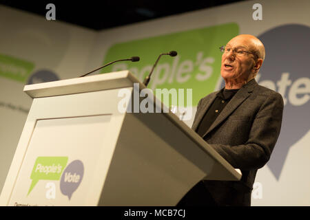 London, Großbritannien. 15. April 2018. Sir Patrick Stewart Start der neuen Abstimmung Kampagne fordert eine öffentliche Abstimmung über die endgültige Brexit befassen, bevor Großbritannien verlässt die EU, Camden, London Credit: Radek Bayek/Alamy leben Nachrichten Stockfoto