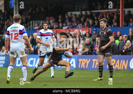 08.04.2018, Beaumont rechtliche Stadion, Wakefield, England; Betfred Super League Rugby, Wakefield Trinity v St Helens; Regan Gnade von St Helens rutscht durch Credit: Aktuelles Bilder/Alamy leben Nachrichten Stockfoto