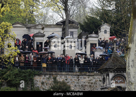 Paris, Frankreich. 12 Apr, 2018. Jacques Higelin Beerdigung auf dem Friedhof Père-Lachaise am 12. April 2018 in Paris, Frankreich. Stockfoto