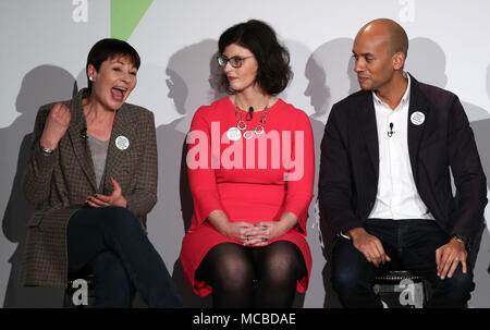 Politiker, Caroline Lucas, Links, Layla Moran, und Chuka Umunna während der Abstimmung Start der Kampagne auf Brexit im Electric Ballroom in Camden Town. Stockfoto