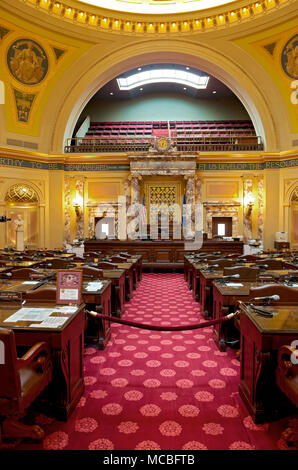 SAINT PAUL, MN/USA, 24. März 2018: Der Senat Kammer im Inneren der Minnesota State Capitol Gebäude im Beaux-Arts-Stil. Stockfoto