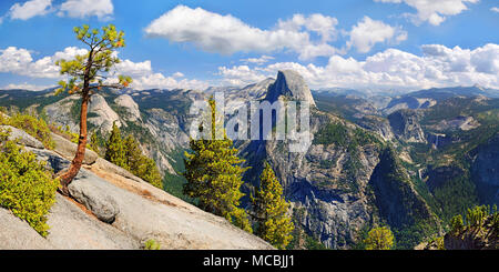 Panorama, Glacier Point mit Blick auf das Yosemite Valley mit Half Dome, Vernal und Nevada Fall, Clacier Punkt Stockfoto