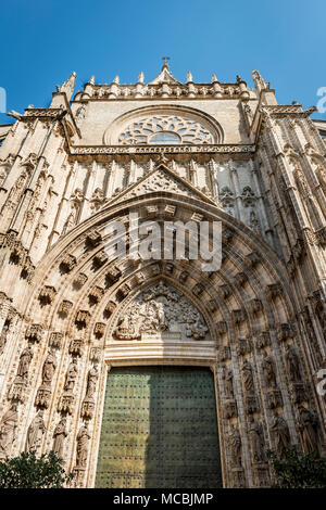 Portal der Kathedrale von Sevilla, Catedral de Santa Maria de la Sede, Sevilla, Andalusien, Spanien Stockfoto