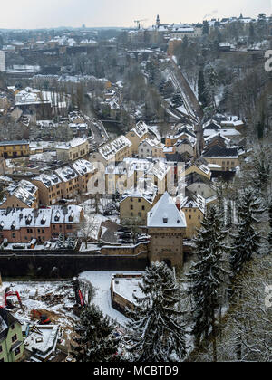 Pfaffenthal von der Brücke Grand duchesse Charlotte, der Stadt Luxemburg, Europa Stockfoto