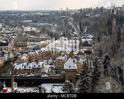 Pfaffenthal von der Brücke Grand duchesse Charlotte, der Stadt Luxemburg, Europa Stockfoto