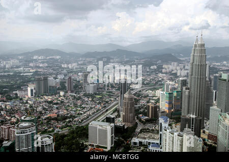 KUALA LUMPUR, Malaysia - 18. Mai 2013, Kuala Lumpur und seine umgebenden städtischen Bereiche bilden das wirtschaftlich wachsende Region in Malaysia. Die modernen Stockfoto