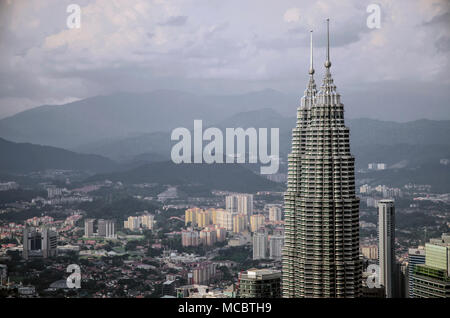 KUALA LUMPUR, Malaysia - 18. Mai 2013, Kuala Lumpur und seine umgebenden städtischen Bereiche bilden das wirtschaftlich wachsende Region in Malaysia. Die modernen Stockfoto