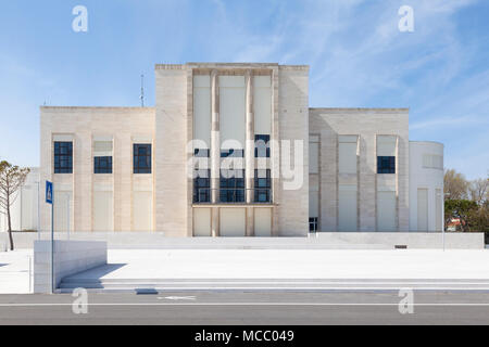 Street View des Palazzo del Casino (Casino), Lido Lido di Venezia (Venedig Lido), Venedig, Italien Stockfoto