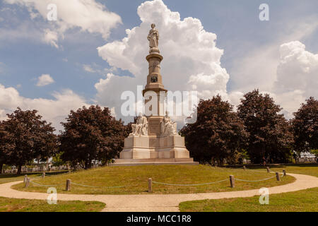 Gettysburg, PA, USA - 8. Juli 2013: Der Staat New York Denkmal befindet sich in der Soldaten National Cemetery in Gettysburg befindet. Stockfoto